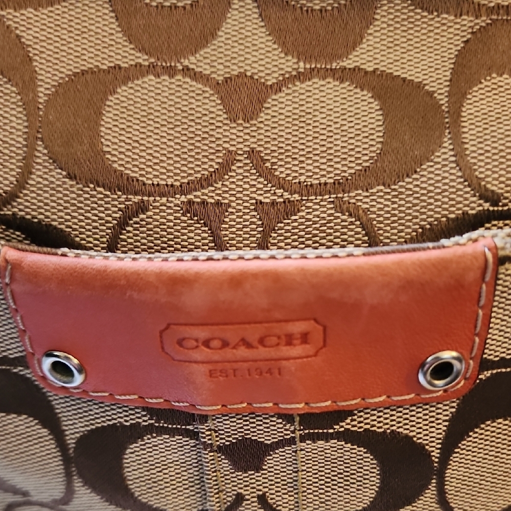 Coach Hampton Signature Tote. PROJECT BAG - Picture 3 of 16